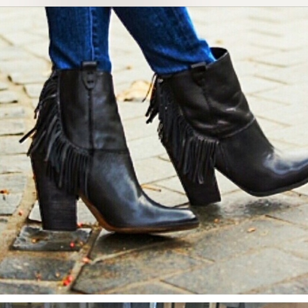 Joe’s jeans Neil fringe bootie
